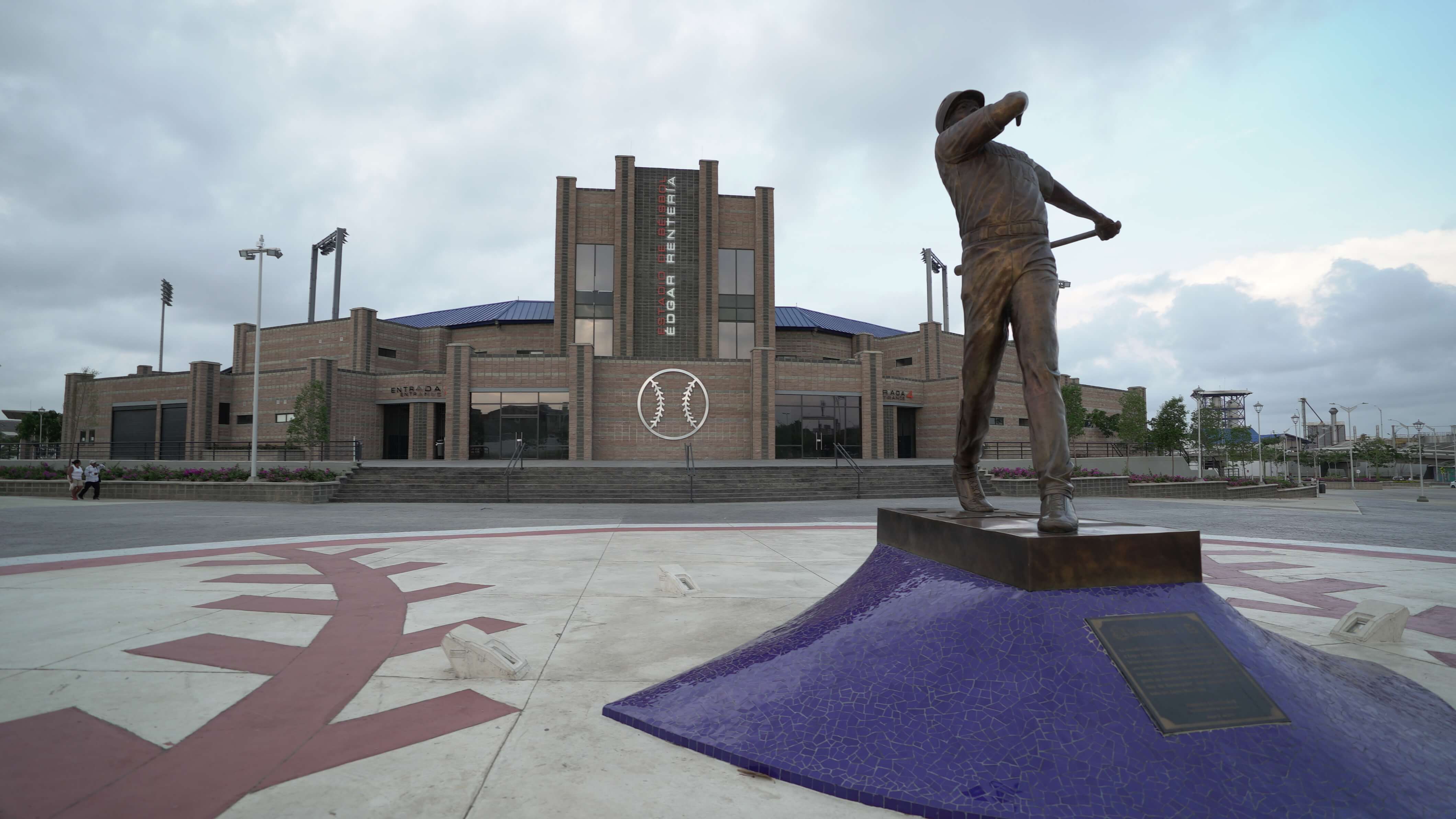 Imagen de presentación de MONUMENTO A EDGAR RENTER&Iacute;A