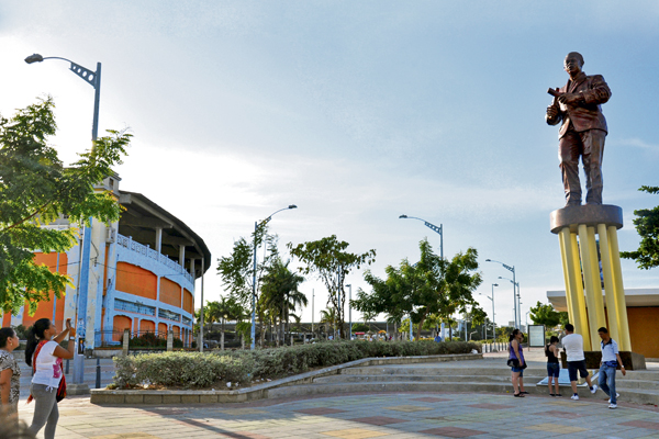Imagen de presentación de ESTATUA HOMENAJE A JOE ARROYO
